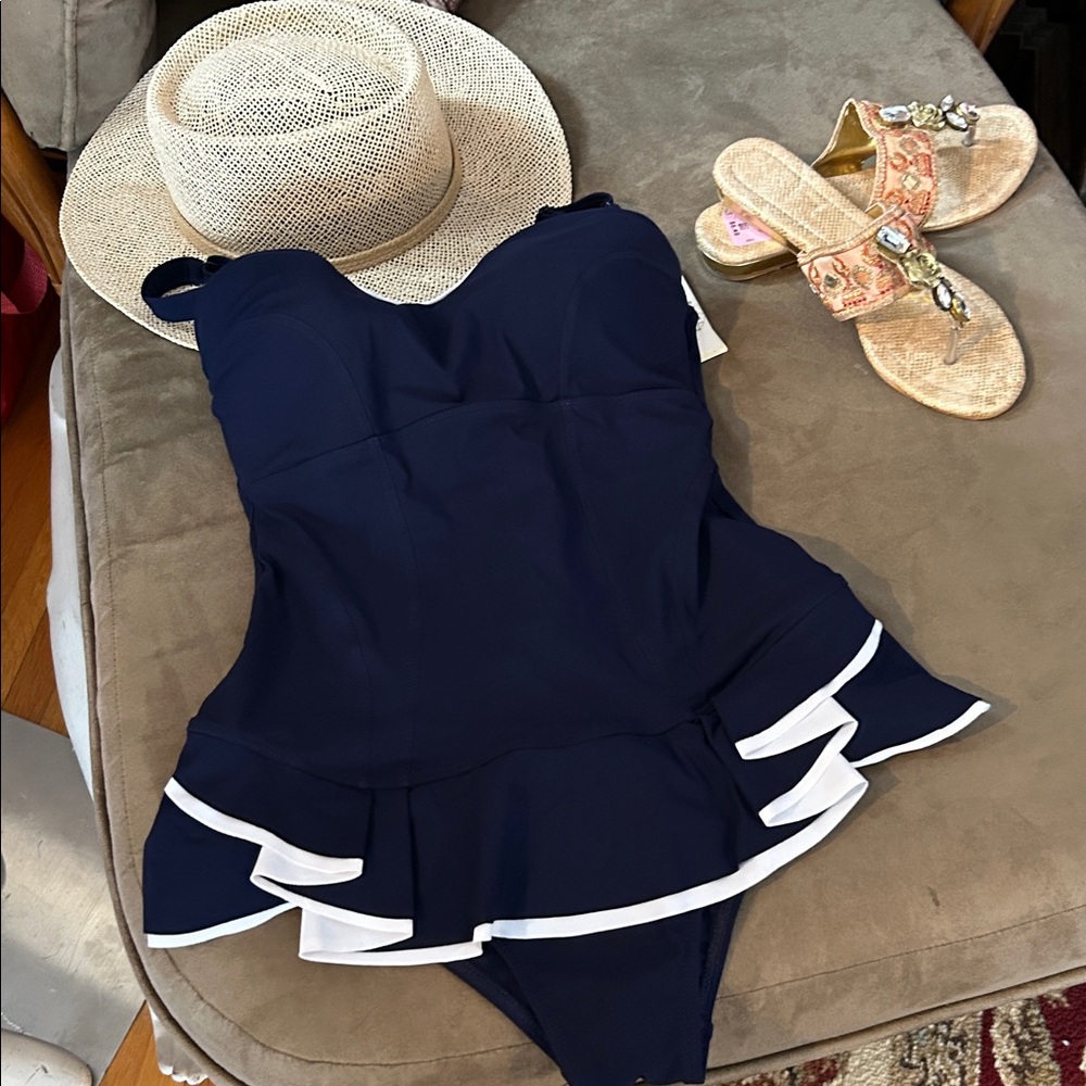 NWT adorable Gottex D cup swimsuit - Picture 8 of 8